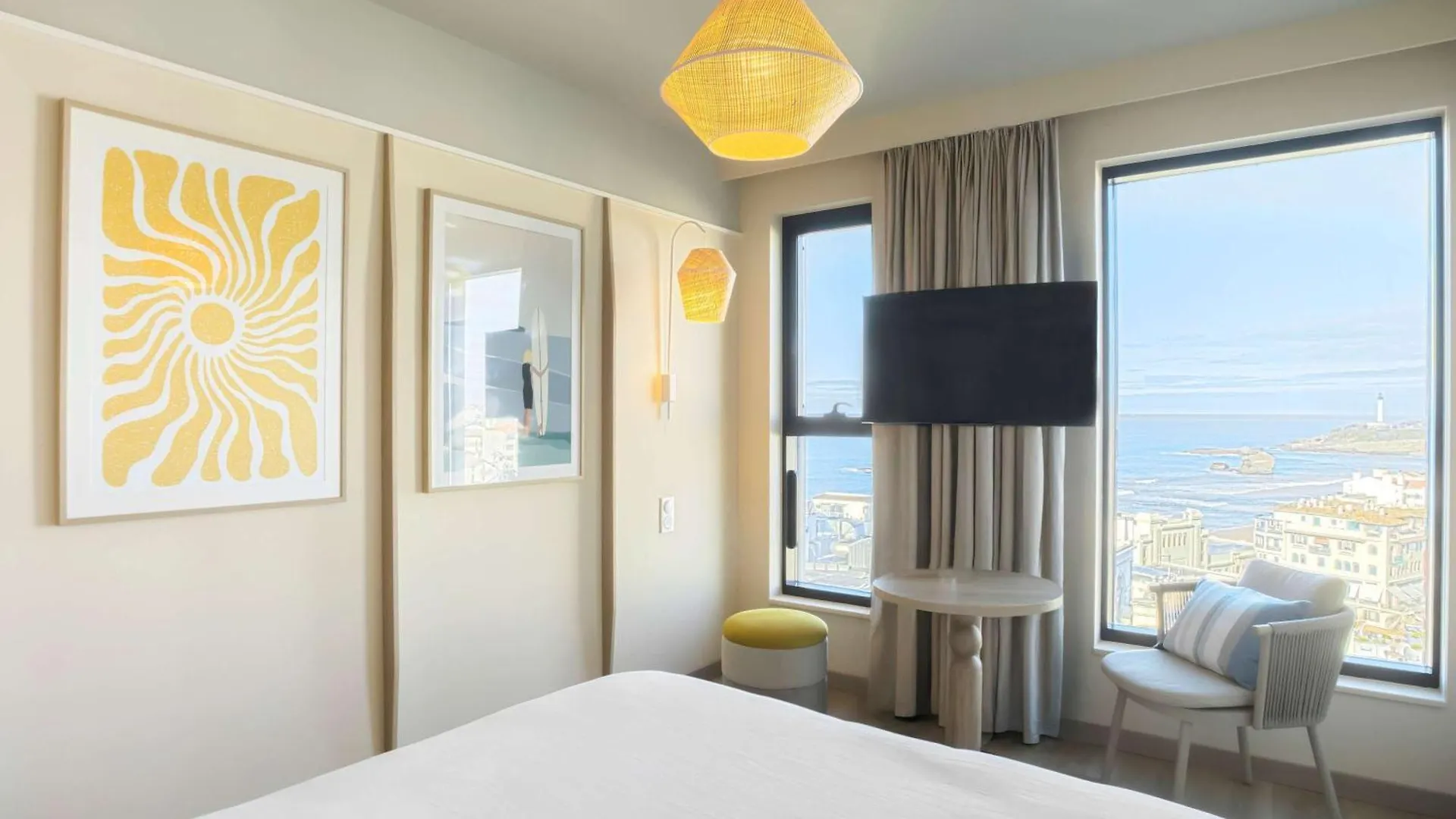 Mercure President Biarritz Plage contacts
